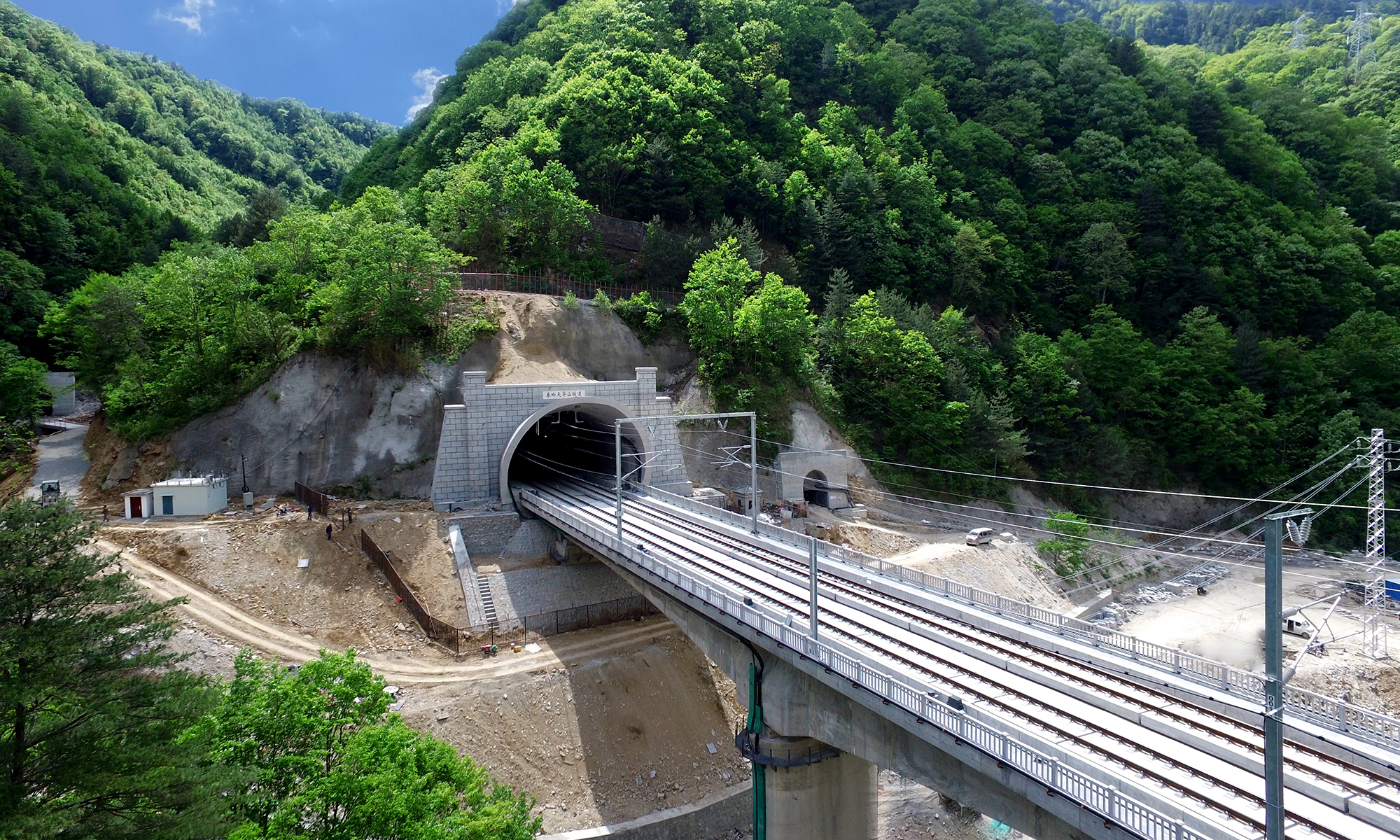 西成高铁天华山隧道。（供图/中国铁道建筑总公司）