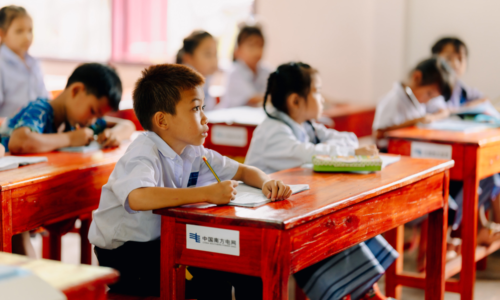 通过联合老挝各界力量，汇聚爱心合力，切实改善老挝乡村小学及特殊学校的教学条件，受到老挝各界好评和媒体关注，让“万家灯火 中老情深”的形象更加深入人心。